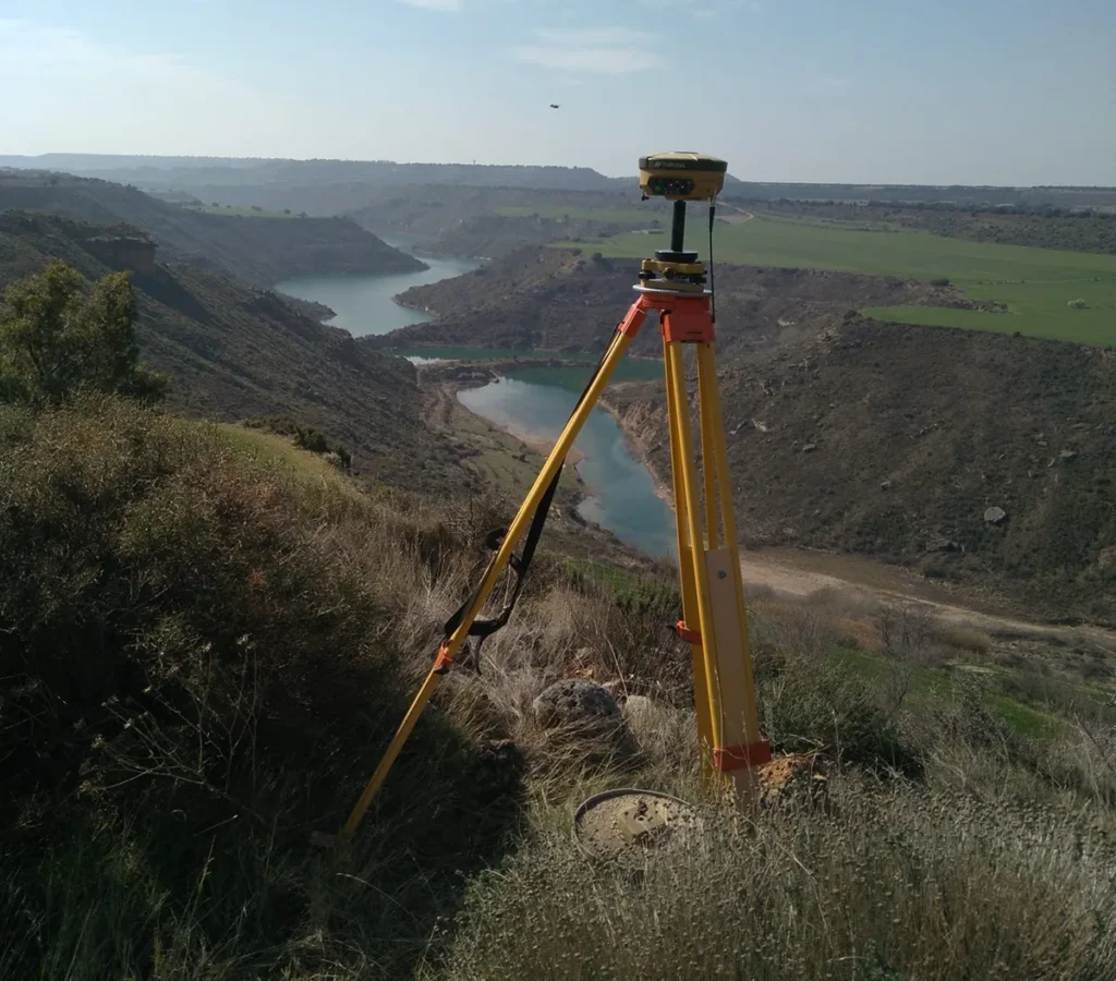 6. topographic data collection in the monitoring and auscultation of reservoirs